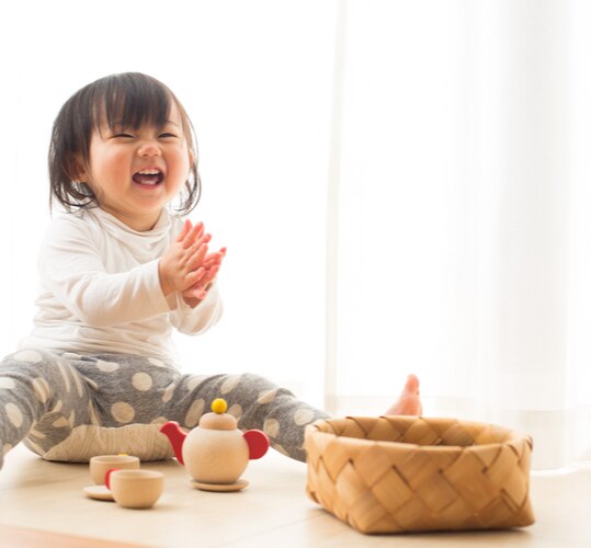 Kenali Tahapan Si Kecil Belajar Duduk