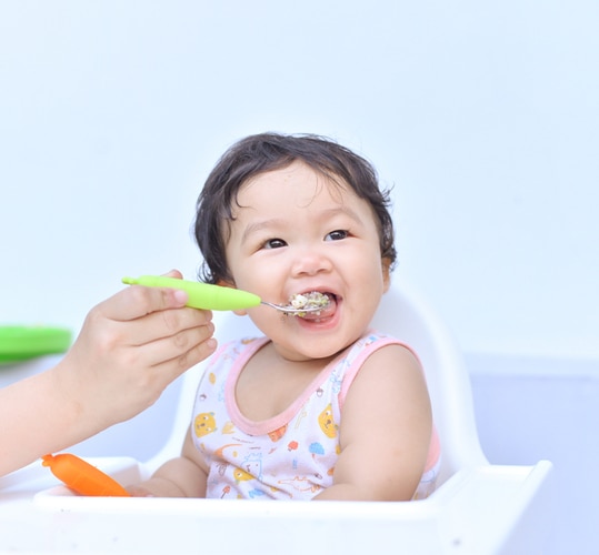 Tips Menjaga Berat Badan Ideal Anak di Masa MPASI