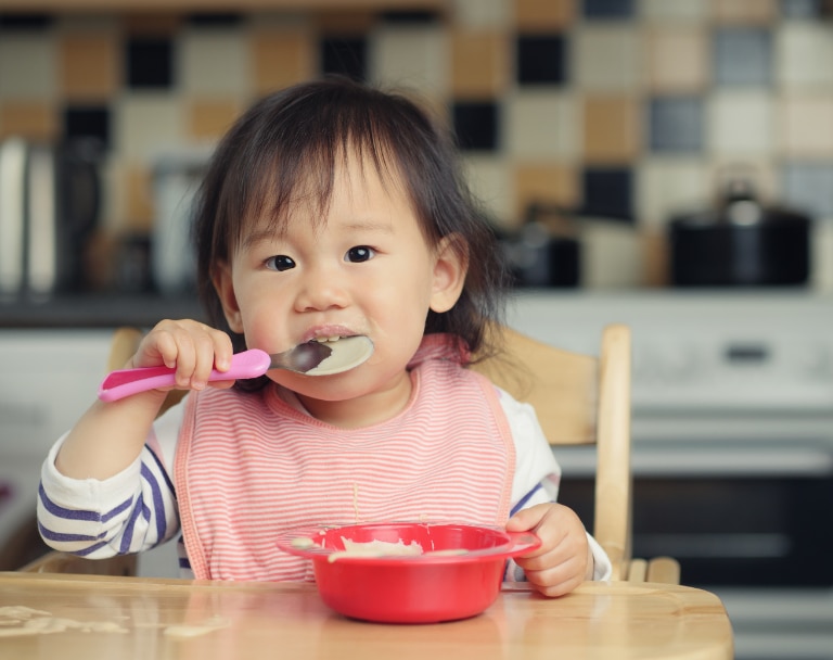 sendok makan anak dengan cerelac